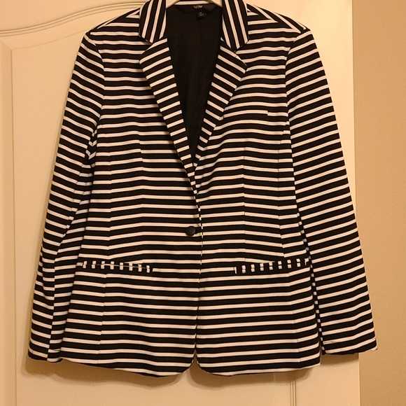 Blazer - Picture 1 of 1